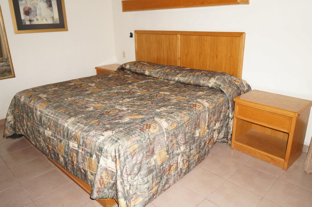 Maria Luisa Inn & Suites Juarez  Szoba fotó