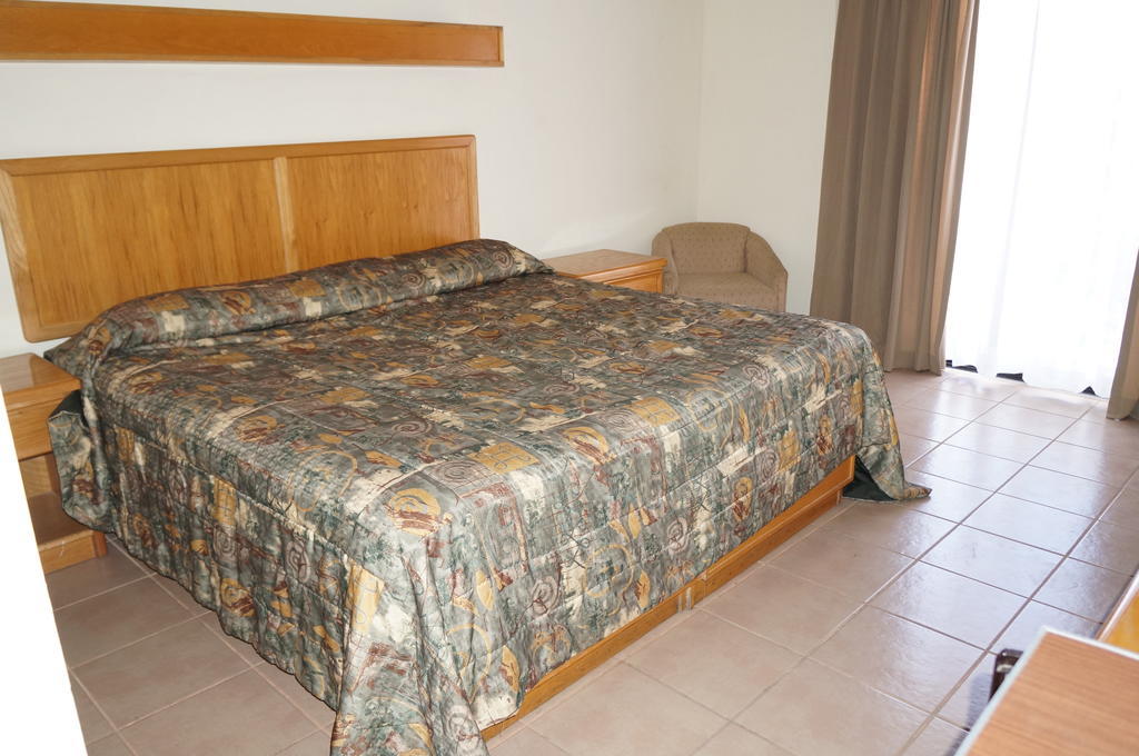 Maria Luisa Inn & Suites Juarez  Szoba fotó