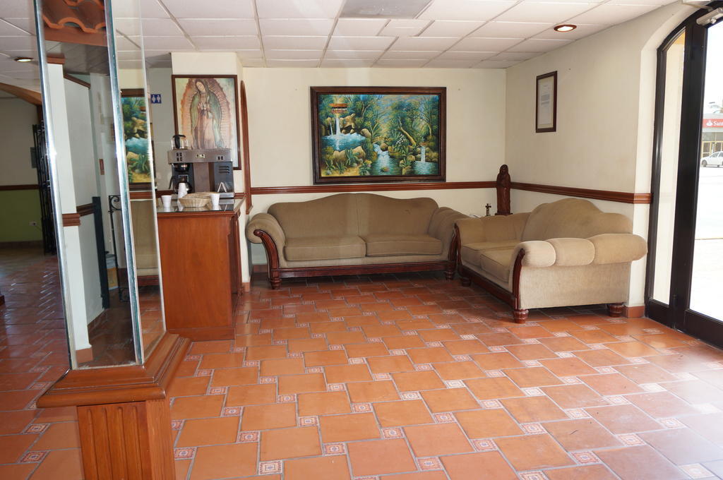 Maria Luisa Inn & Suites Juarez  Szoba fotó