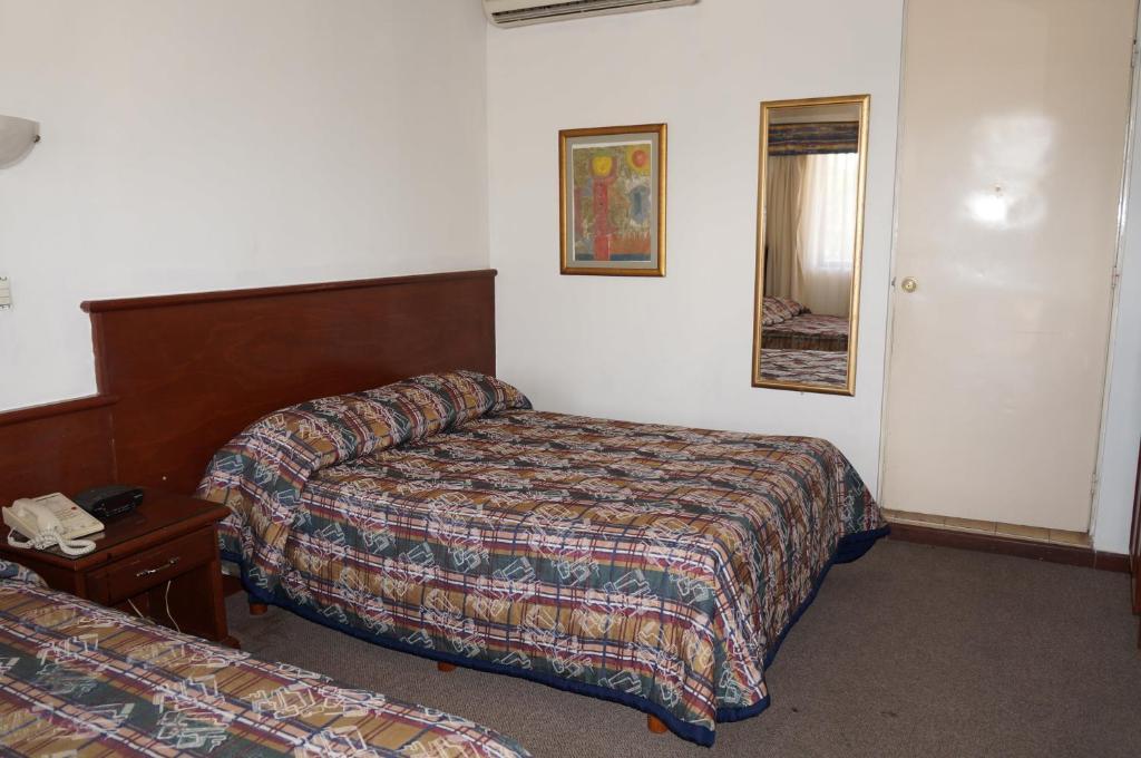 Maria Luisa Inn & Suites Juarez  Kültér fotó