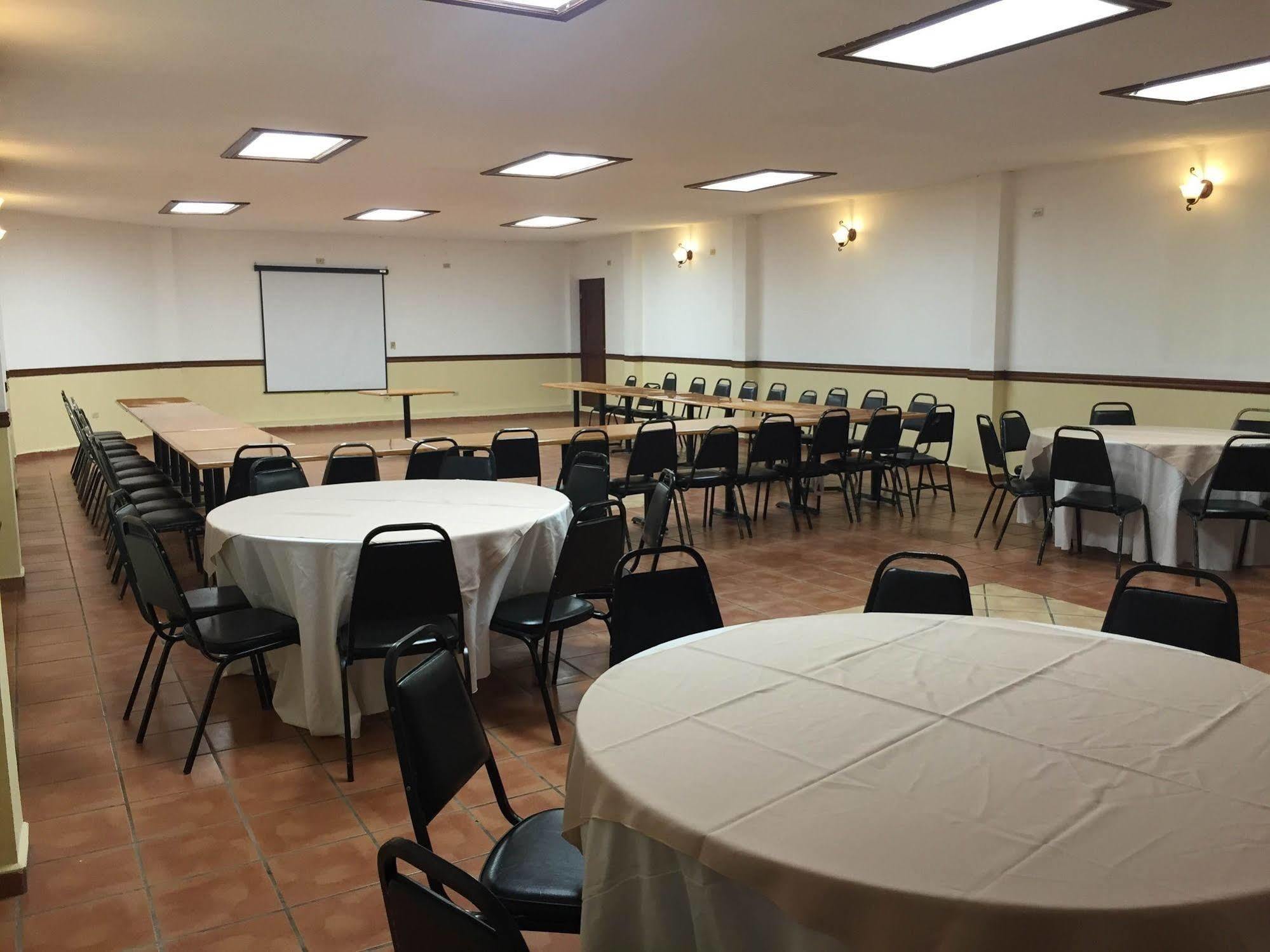 Maria Luisa Inn & Suites Juarez  Kültér fotó